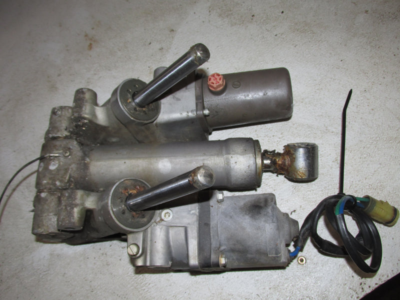 Suzuki DF300 300hp Outboard Tilt Trim Unit (48500-98J01)