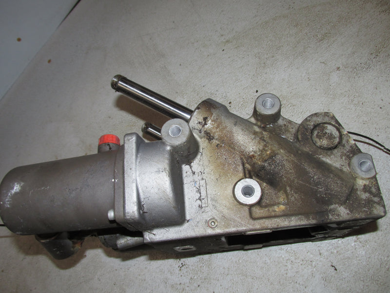Suzuki DF300 300hp Outboard Tilt Trim Unit (48500-98J01)