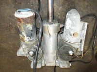 Load image into Gallery viewer, Evinrude 75hp outboard tilt trim unit (328718)
