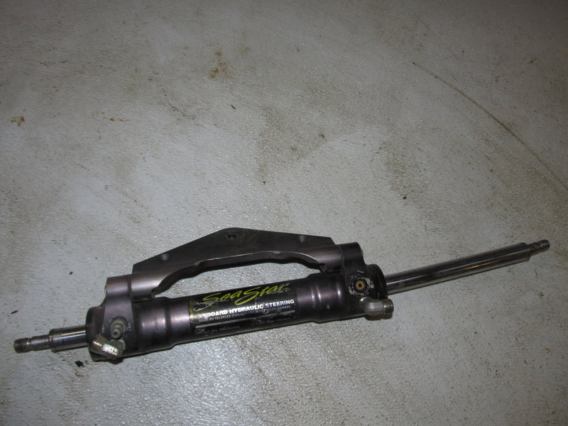 Suzuki DF300 300hp Outboard Seastar Hydraulic Steering Ram (Parts)