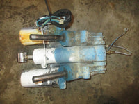 Load image into Gallery viewer, Yamaha 250hp 4 stroke outboard tilt trim unit
