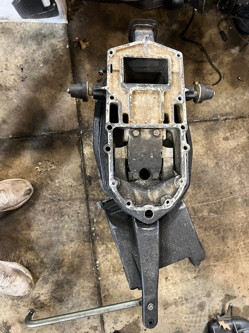 Evinrude 120hp 2 stroke Outboard 20" midsection