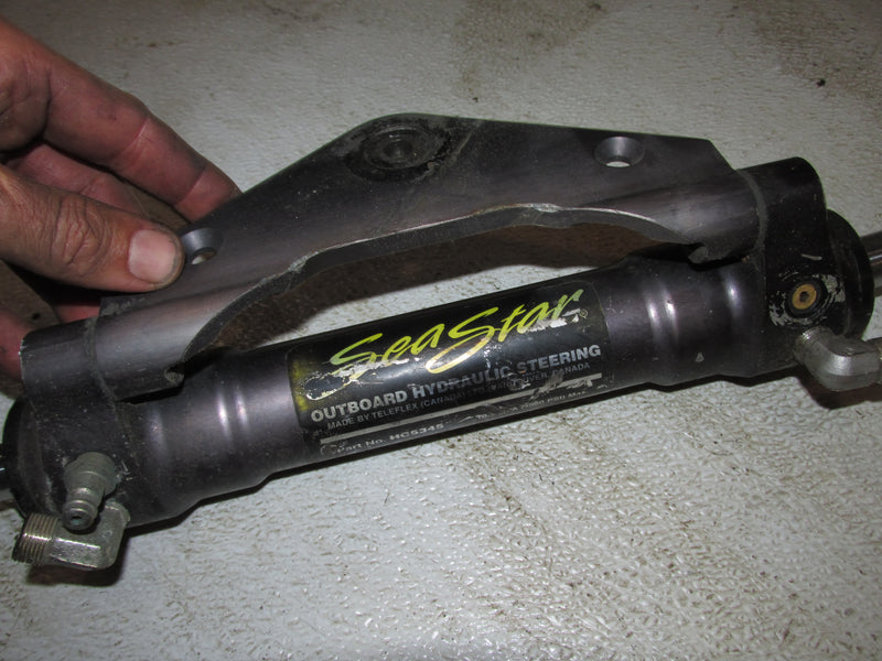 Suzuki DF300 300hp Outboard Seastar Hydraulic Steering Ram (Parts)