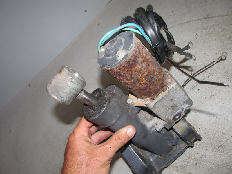 Yamaha 40hp 2 CYL 2 Stroke Outboard Tilt Trim Unit
