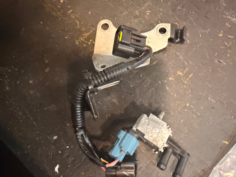 Yamaha 250hp 3.3L 4 Stroke Outboard solenoid valve (6C5-86120-00-00)