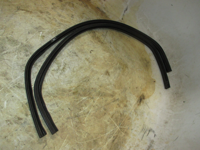 Yamaha/mercury 90hp 4 stroke outboard cowling grommet set (8587411)