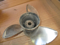 Load image into Gallery viewer, Evinrude 75hp outboard stainless steel prop 13 3/8 x 17
