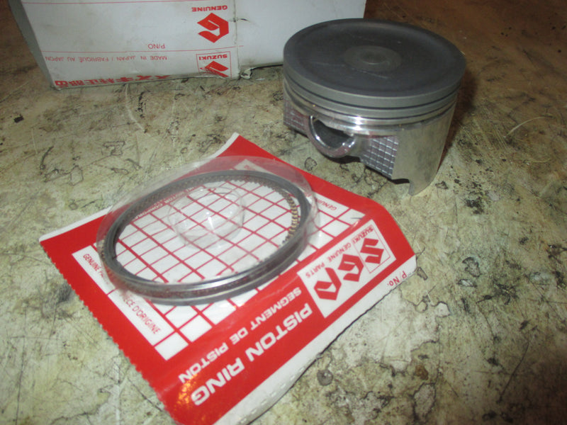 Johnson/Suzuki 4 stroke outboard 0.5 Oversized piston (5032469)