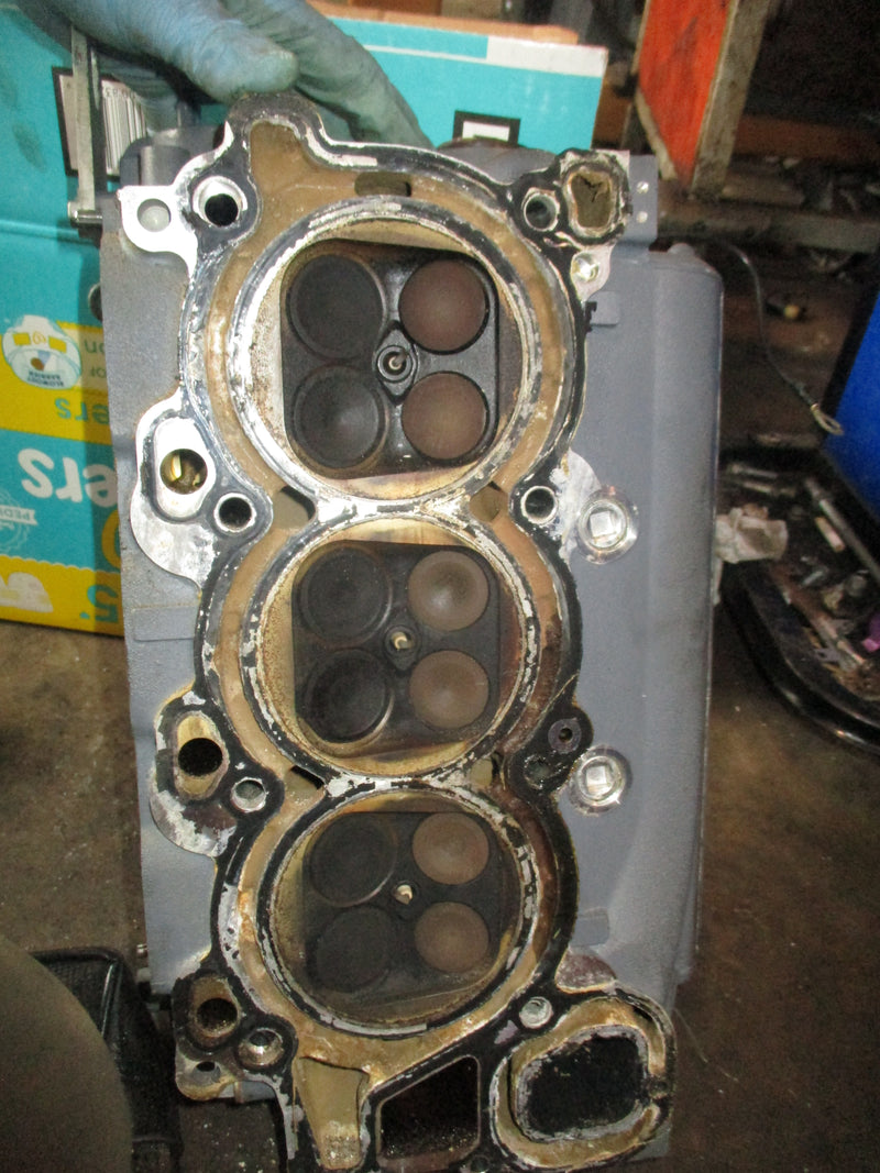 Yamaha 225hp 4 stroke outboard Starboard cylinder head
