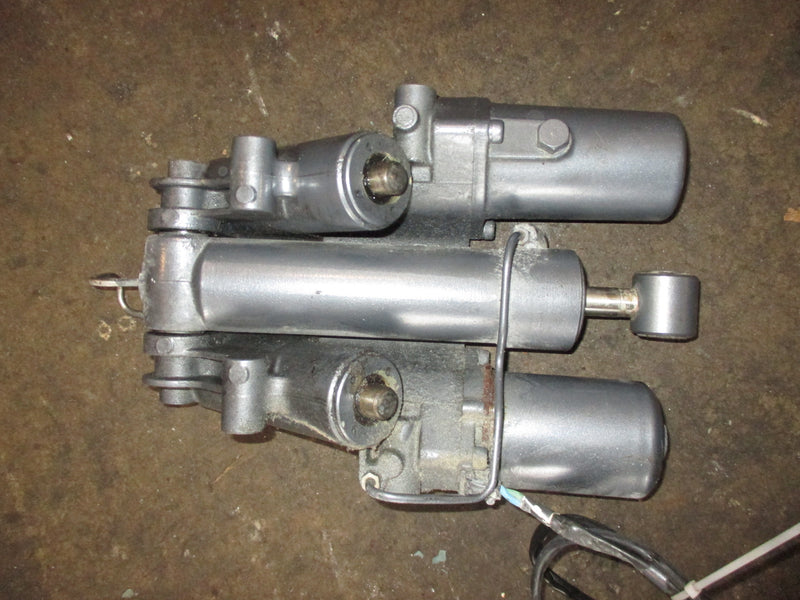 Yamaha 250hp 4 stroke outboard tilt trim unit