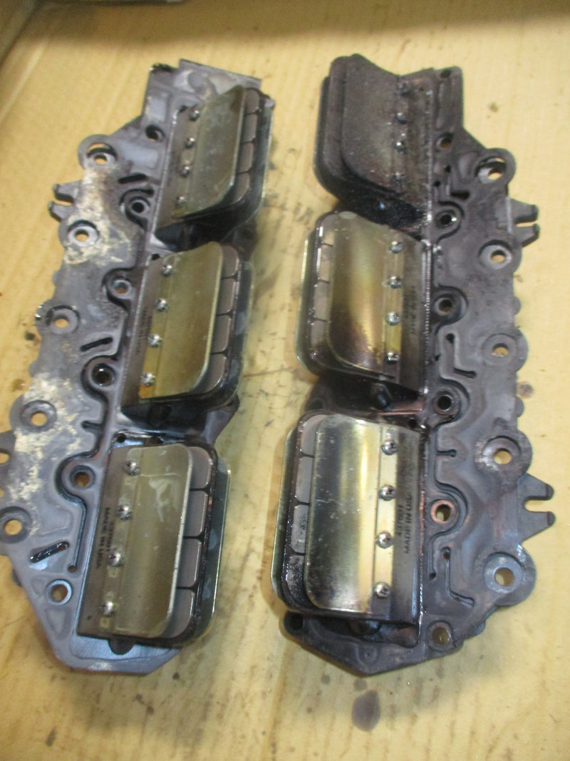 Johnson Ficht 150hp outboard intake manifold and reeds (437591)