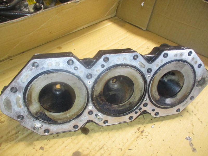 Johnson Ficht 150hp outboard cylinder head (347309)