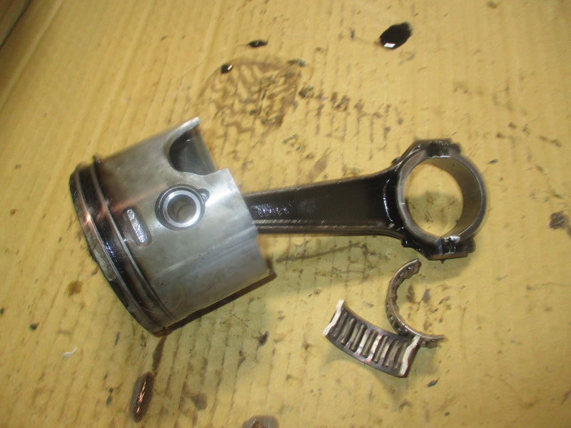 Johnson Ficht 150hp outboard starboard piston and rod (5001295)