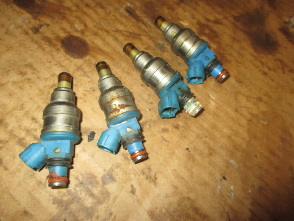 Suzuki DF70 70hp outboard fuel injector set (15710-99E00) — Strouds Marine