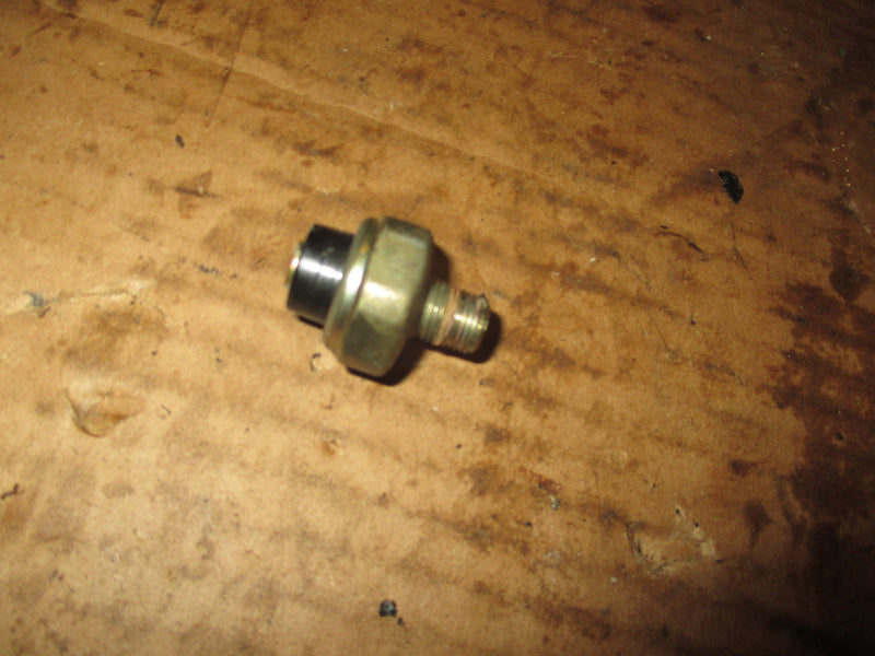 Suzuki DF70 70hp outboard oil pressure sensor (37820-99E01)