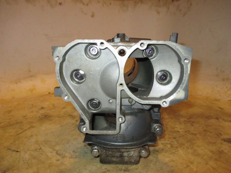 Yamaha 25hp 2 stroke outboard crankcase block