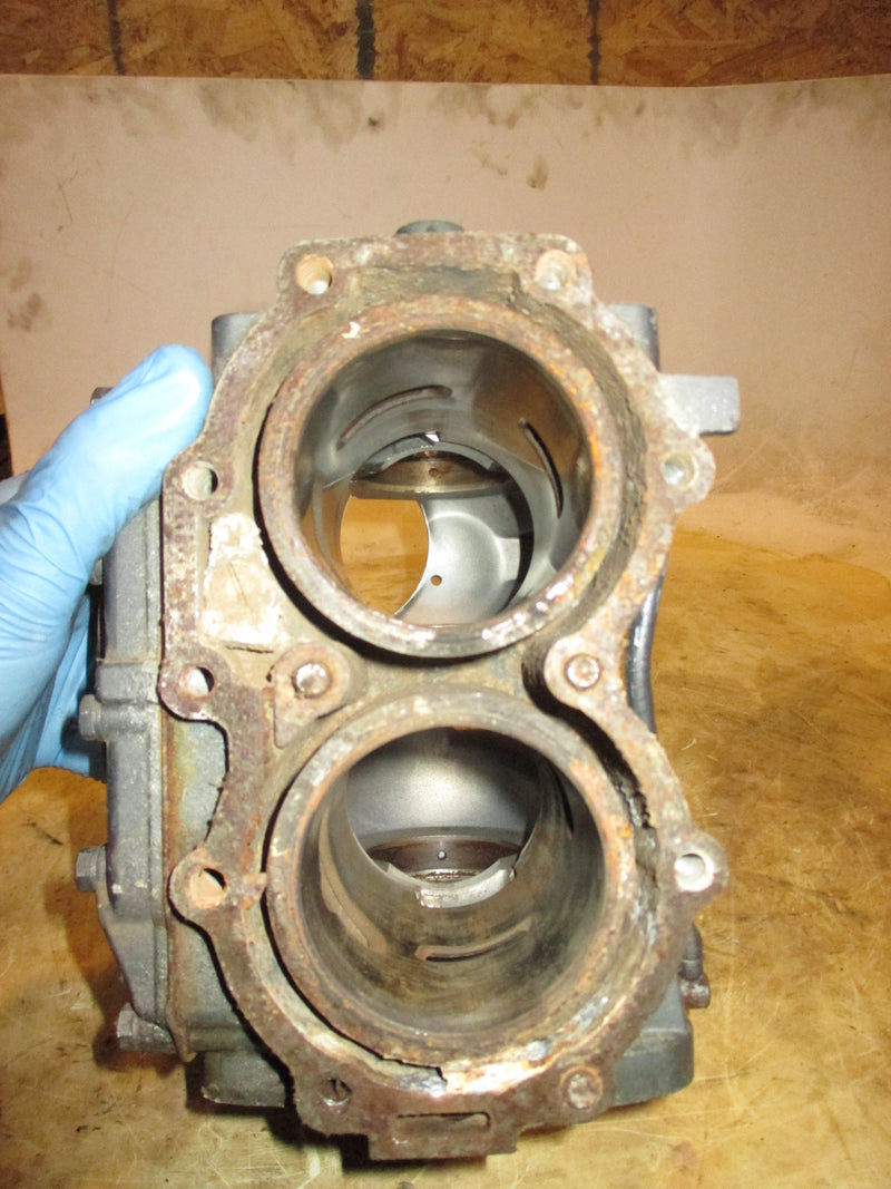 Yamaha 25hp 2 stroke outboard crankcase block