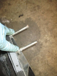 Load image into Gallery viewer, Johnson 150hp 2 stroke outboard 25" lower unit
