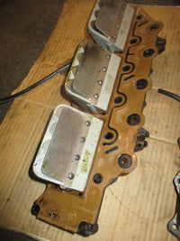 Load image into Gallery viewer, Johnson 150hp 2 stroke outboard intake manifold and reeds (43241/433249)
