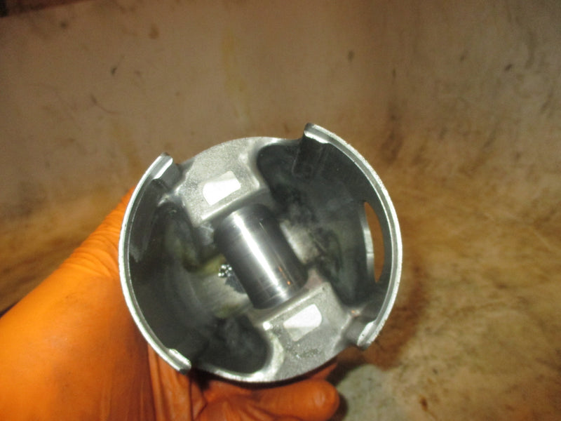 Yamaha 250hp HPDI 2 stroke outboard starboard piston set (6D0-02)