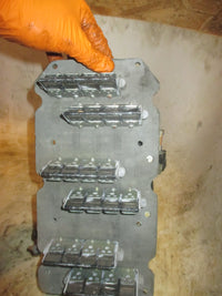 Load image into Gallery viewer, Mercury 150hp 2.5L 2 stroke outboard Carburetor/Intake Manifold set (828272-C)
