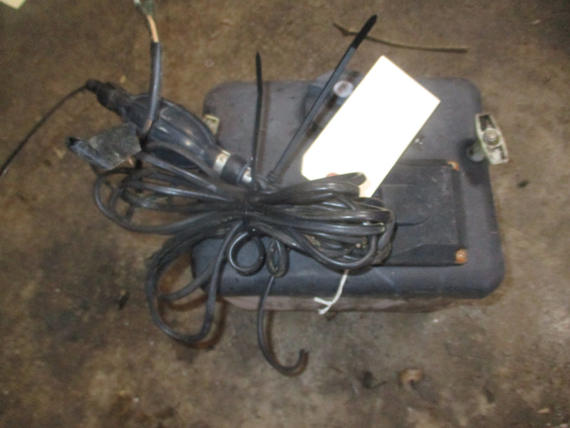 Johnson Evinrude OMC style remote oil tank (cut single hose)