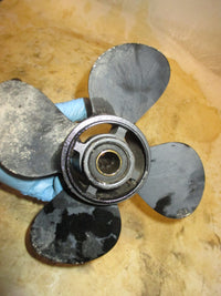 Load image into Gallery viewer, Yamaha 25hp 2 stroke outboard 4 blade solas aluminum propellor (3213310112)

