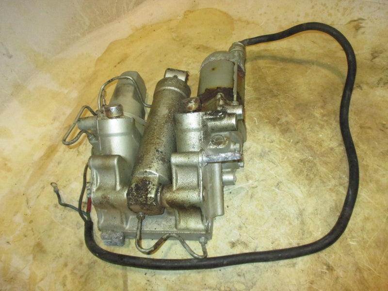 Suzuki DT150 150hp 2 stroke outboard tilt trim unit