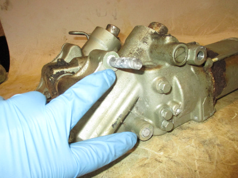 Suzuki DT150 150hp 2 stroke outboard tilt trim unit