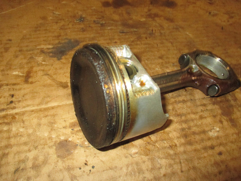 Suzuki DF140 140hp 4 stroke outboard piston and rod (12111-92J00)