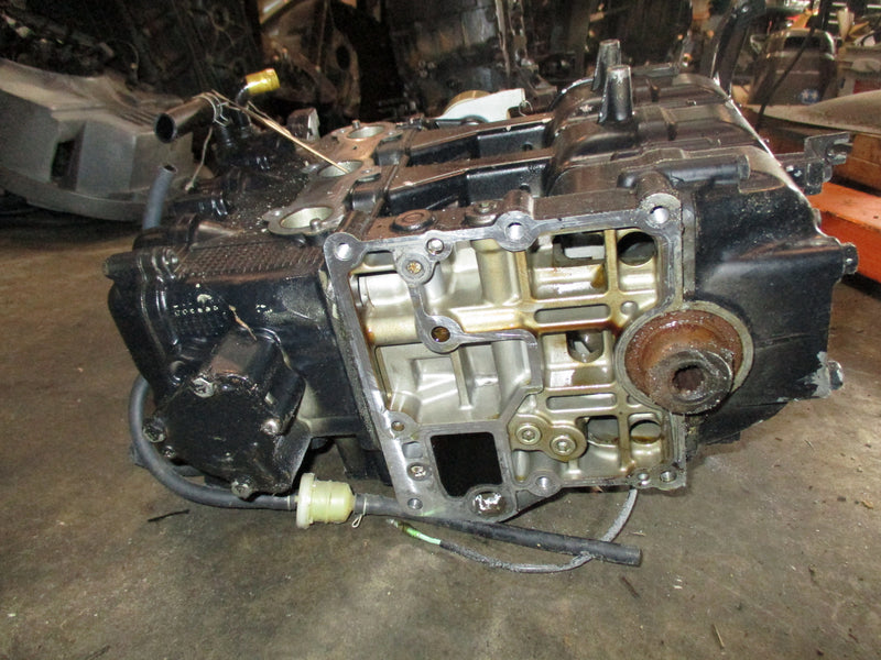 Nissan 25hp 4 stroke outboard crankcase powerhead