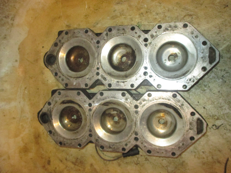 Johnson outboard Cylinder head set (338311)