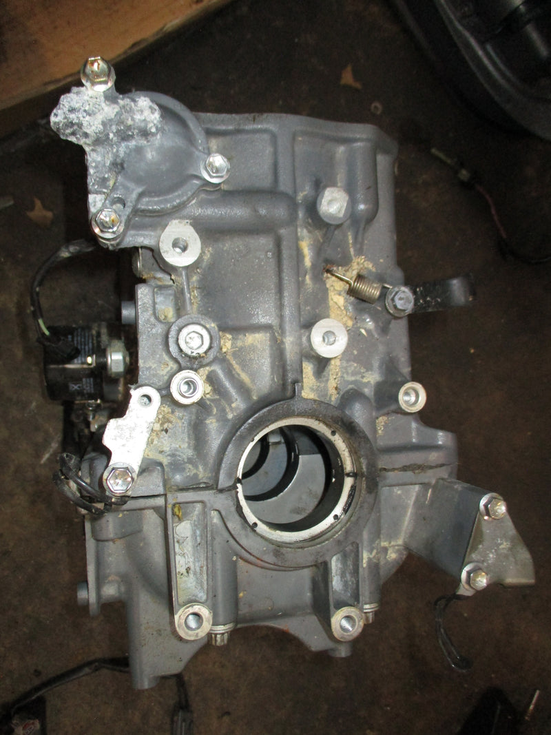Suzuki DF60 outboard crankcase block