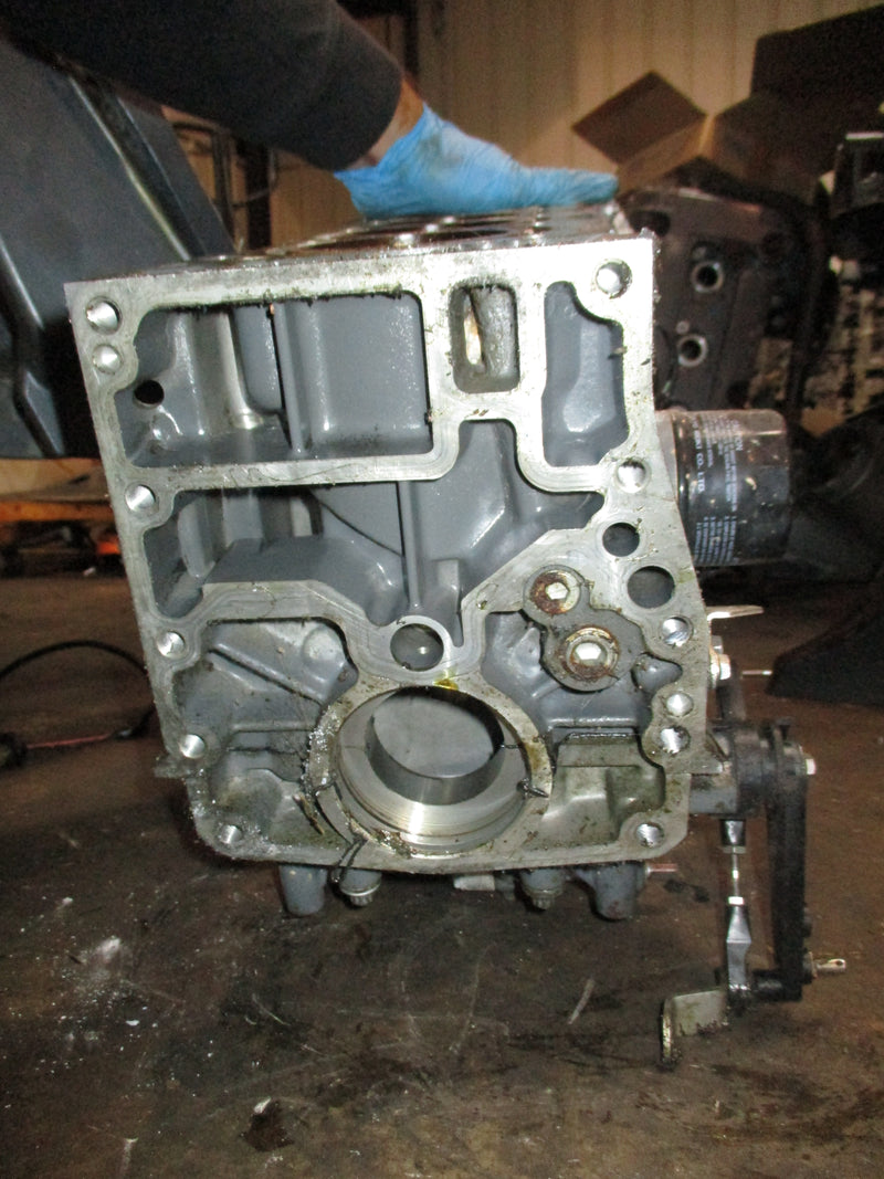 Suzuki DF60 outboard crankcase block