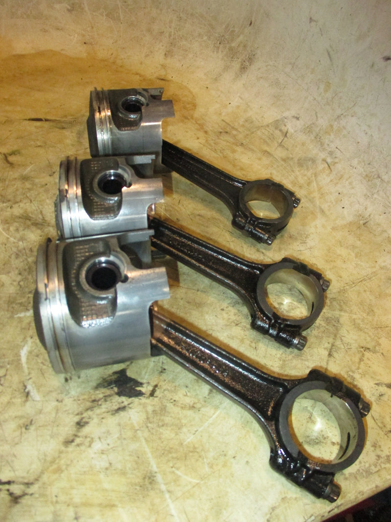 Mercury 250hp ProXS 2 Stroke outboard Starboard Piston and Rod Set of 3