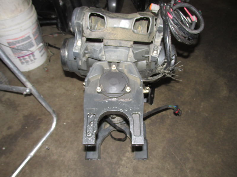 Evinrude Etec G2 250hp H0 2 Stroke Outboard 20" Trim Unit / Swivel Bracket
