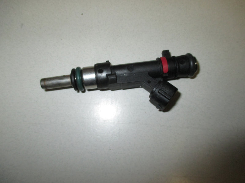 Suzuki DF350A 4 stroke outboard fuel injector 15710-98L10