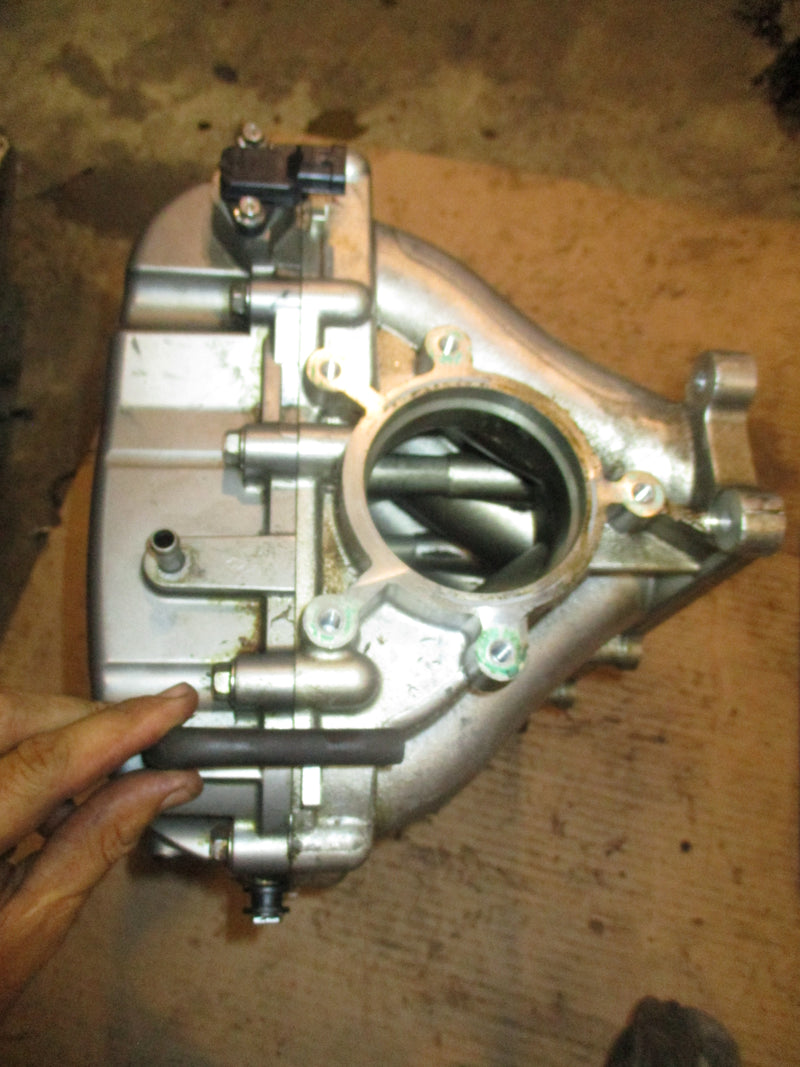 Suzuki DF300 300hp outboard intake manifold (13110-98J10)