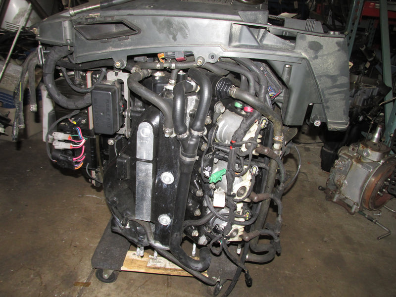 Evinrude Etec G2 250hp H0 2 Stroke Outboard Dressed Crankcase Powerhead