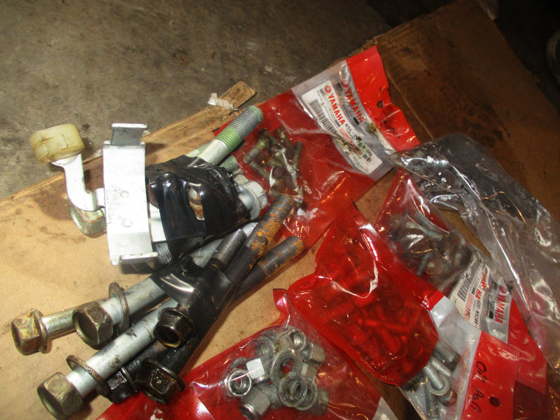 Yamaha outboard bolt set