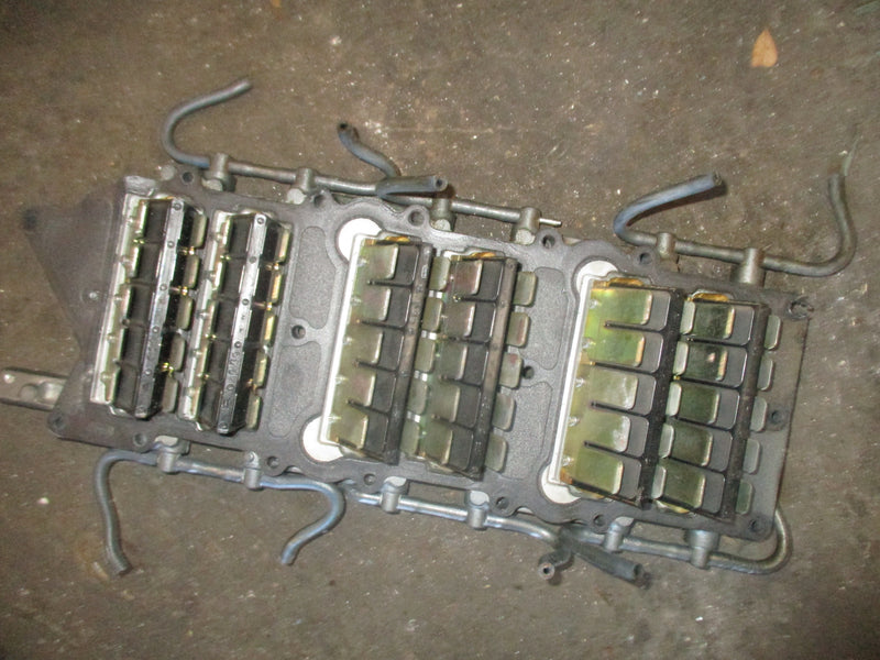 Yamaha 250hp OX66 2 stroke outboard intake manifold and reeds (65L-13624-00-00)