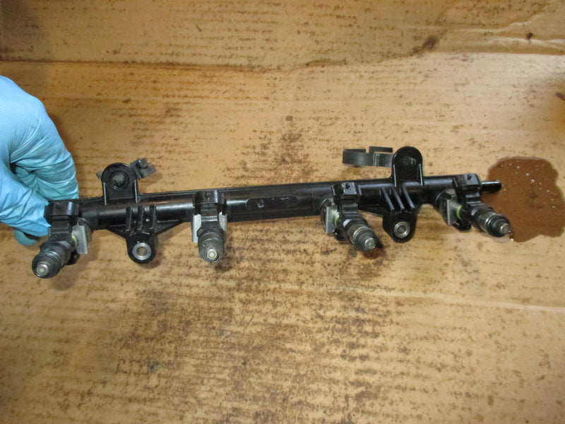 Yamaha 115hp 4 stroke outboard fuel rail and injector set (6EK-13160-00)