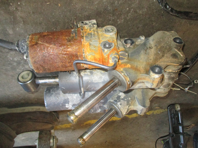 Yamaha 250hp OX66 2 stroke outboard tilt trim unit