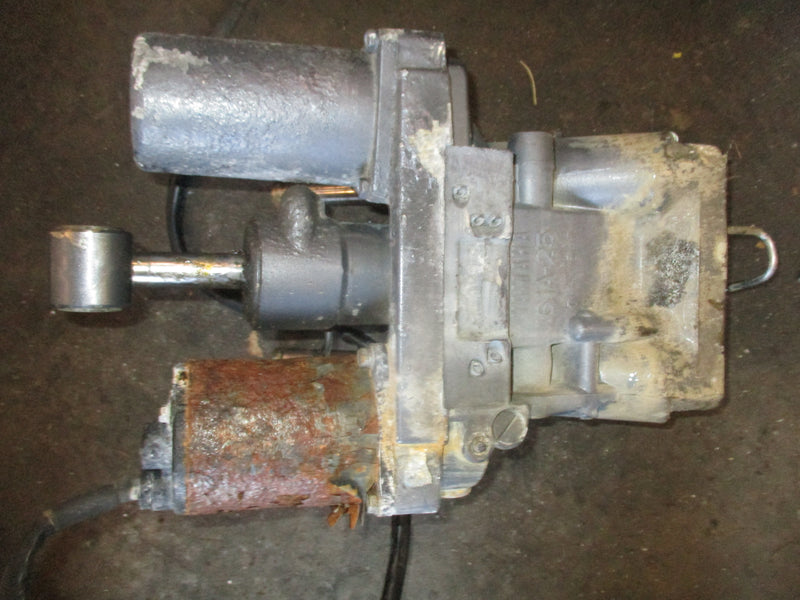 Yamaha 250hp OX66 2 stroke outboard tilt trim unit