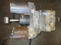 Load image into Gallery viewer, Yamaha 250hp OX66 2 stroke outboard tilt trim unit
