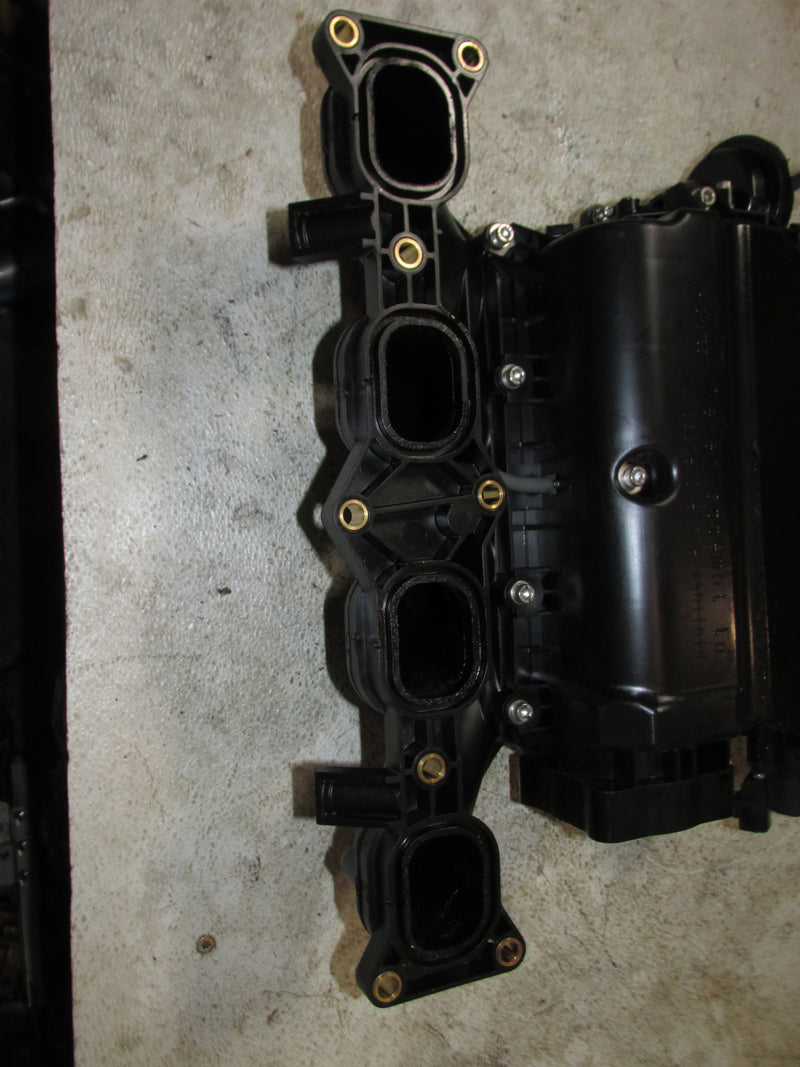 Suzuki DF150 150hp Outboard Intake Manifold (13110-96J00)