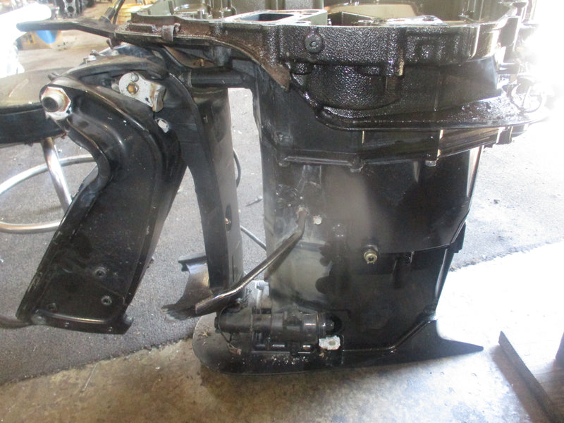Suzuki DF200 outboard 25" shaft mid section
