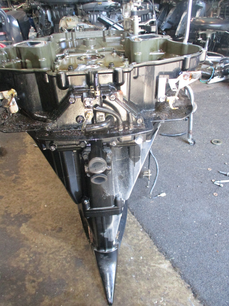 Suzuki DF200 outboard 25" shaft mid section