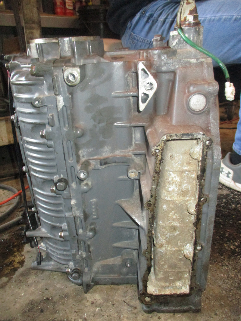 Johnson/ Suzuki 140hp 4 stroke outboard crankcase block