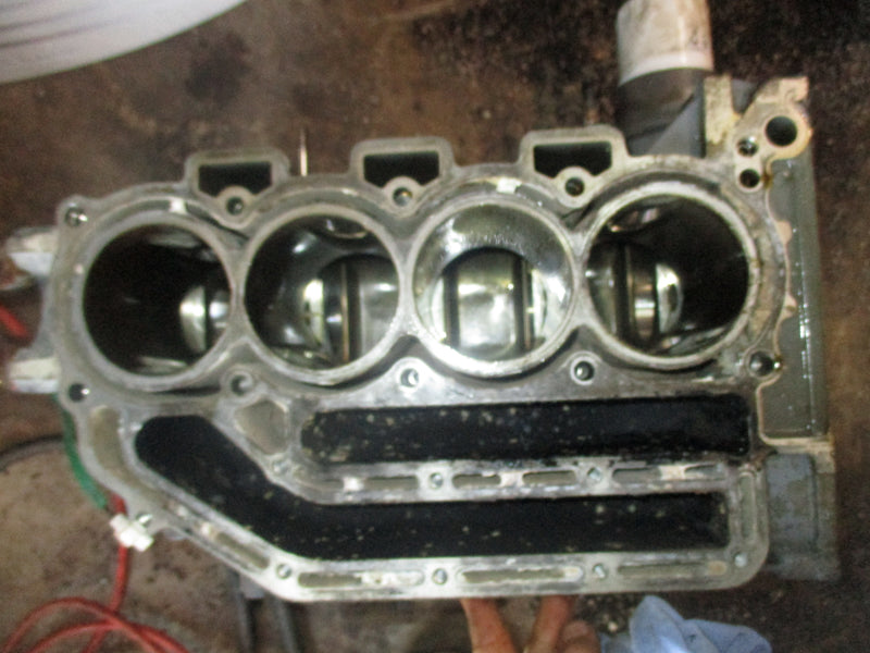 Johnson/ Suzuki 140hp 4 stroke outboard crankcase block